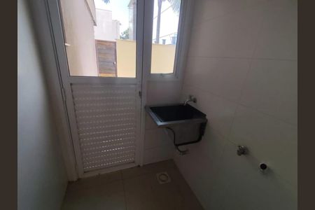 Lavanderia de casa de condomínio para alugar com 3 quartos, 150m² em Granja Marileusa, Uberlândia