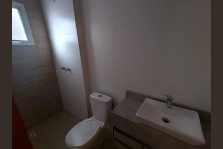 Banheiro de casa de condomínio para alugar com 3 quartos, 150m² em Granja Marileusa, Uberlândia