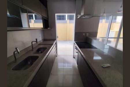 Cozinha de casa de condomínio para alugar com 3 quartos, 150m² em Granja Marileusa, Uberlândia
