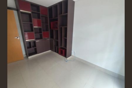 Sala de casa de condomínio para alugar com 3 quartos, 150m² em Granja Marileusa, Uberlândia