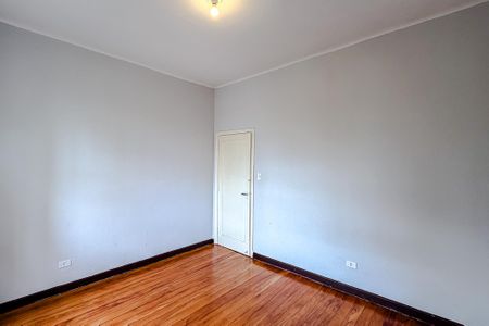 Quarto 1 de casa à venda com 2 quartos, 200m² em Bosque da Saúde, São Paulo