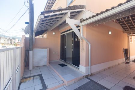 Casa de condomínio para alugar com 100m², 2 quartos e 3 vagas Casa de condomínio para alugar com 100m², 2 quartos e 3 vagasVaranda