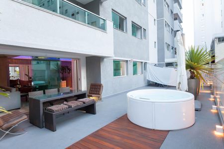 Apartamento à venda com 154m², 2 quartos e 2 vagas Apartamento à venda com 154m², 2 quartos e 2 vagasÁrea externa - area privativa