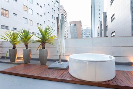 Apartamento à venda com 154m², 2 quartos e 2 vagas Apartamento à venda com 154m², 2 quartos e 2 vagasÁrea externa - area privativa