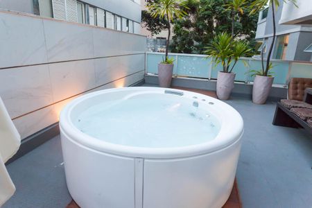 Apartamento à venda com 154m², 2 quartos e 2 vagas Apartamento à venda com 154m², 2 quartos e 2 vagasÁrea externa - area privativa