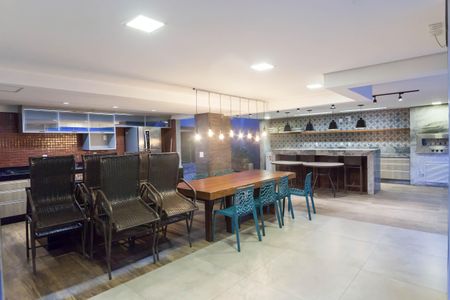 Apartamento à venda com 154m², 2 quartos e 2 vagas Apartamento à venda com 154m², 2 quartos e 2 vagasÁrea comum - Espaço Gourmet