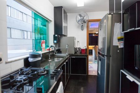 Apartamento à venda com 154m², 2 quartos e 2 vagas Apartamento à venda com 154m², 2 quartos e 2 vagasCozinha