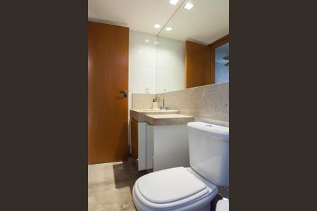 Apartamento à venda com 154m², 2 quartos e 2 vagas Apartamento à venda com 154m², 2 quartos e 2 vagasBanheiro suite