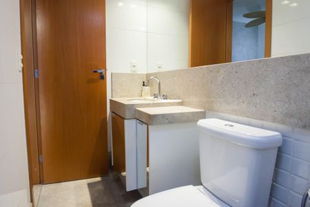 Apartamento à venda com 154m², 2 quartos e 2 vagas Apartamento à venda com 154m², 2 quartos e 2 vagasBanheiro suite