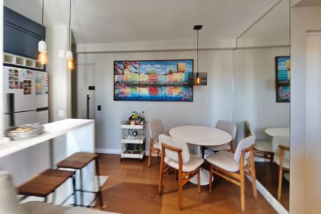 Apartamento à venda com 57m², 2 quartos e 1 vagaSala