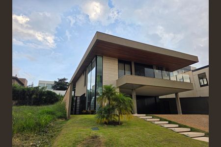 Casa de condomínio à venda com 349m², 4 quartos e 4 vagasFachada frente 
