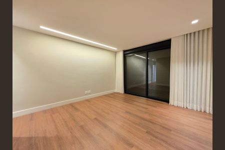 Casa de condomínio à venda com 349m², 4 quartos e 4 vagasQuarto Suíte Master 