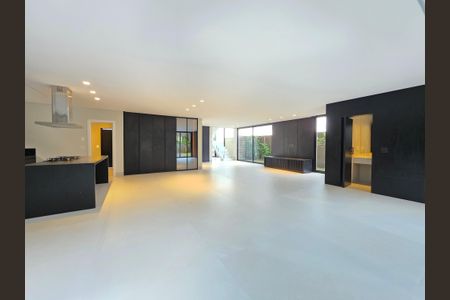 Casa de condomínio à venda com 349m², 4 quartos e 4 vagasSala 