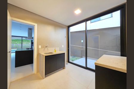 Casa de condomínio à venda com 349m², 4 quartos e 4 vagasÁrea de Serviço 