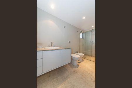 Apartamento à venda com 272m², 3 quartos e 3 vagasBanheiro da Suíte 1