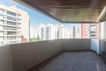 Apartamento à venda com 272m², 3 quartos e 3 vagasVaranda