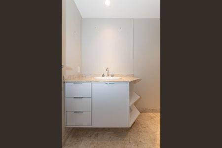 Apartamento à venda com 272m², 3 quartos e 3 vagasBanheiro da Suíte 2