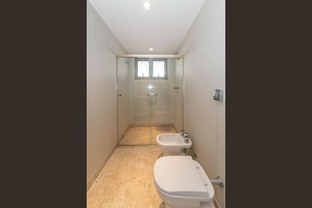 Apartamento à venda com 272m², 3 quartos e 3 vagasBanheiro da Suíte 2