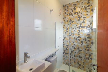 Casa de condomínio para alugar com 82m², 2 quartos e 2 vagasBanheiro da Suíte 1