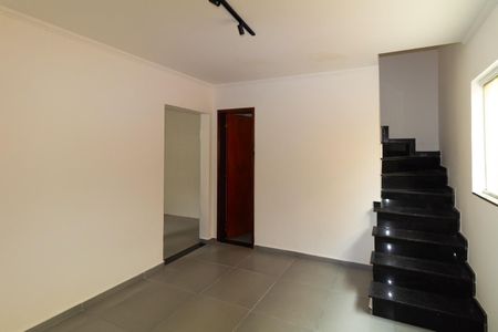 Sala de casa de condomínio para alugar com 2 quartos, 82m² em Vila Alpina, São Paulo