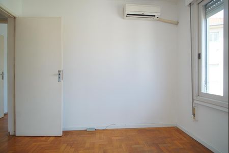 Quarto 2 de apartamento à venda com 2 quartos, 56m² em Passo D’areia, Porto Alegre