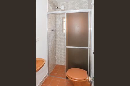 Casa à venda com 150m², 3 quartos e sem vaga Casa à venda com 150m², 3 quartos e sem vagaCasa 2 - Banheiro da Suíte