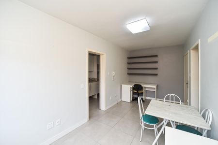 Apartamento para alugar com 42m², 1 quarto e 1 vaga Apartamento para alugar com 42m², 1 quarto e 1 vagaSala