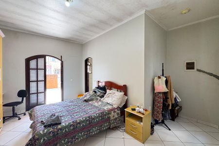 Casa à venda com 282m², 4 quartos e 2 vagas Casa à venda com 282m², 4 quartos e 2 vagasSuíte