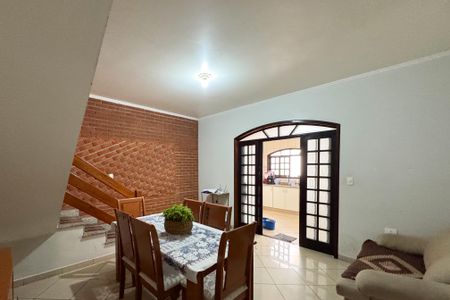 Casa à venda com 282m², 4 quartos e 2 vagasSala de jantar 