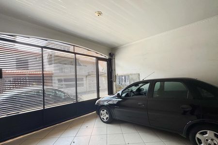 Casa à venda com 282m², 4 quartos e 2 vagas Casa à venda com 282m², 4 quartos e 2 vagasGaragem