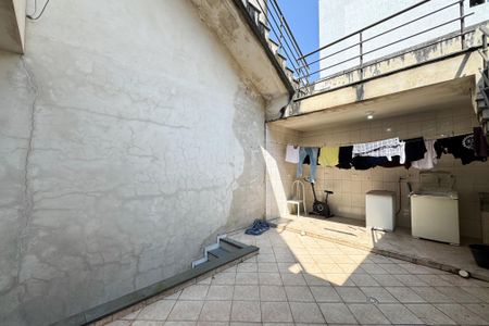 Casa à venda com 282m², 4 quartos e 2 vagas Casa à venda com 282m², 4 quartos e 2 vagasÁrea de Serviço