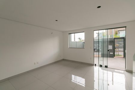 Casa à venda com 3 quartos, 118m² em Jardim Atlântico, Belo Horizonte