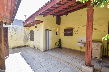 Casa à venda com 120m², 4 quartos e 2 vagasÁrea de serviço