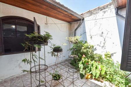 Casa à venda com 120m², 4 quartos e 2 vagasQuintal