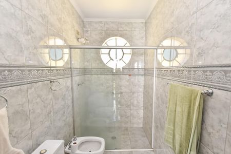 Casa à venda com 120m², 4 quartos e 2 vagasBanheiro