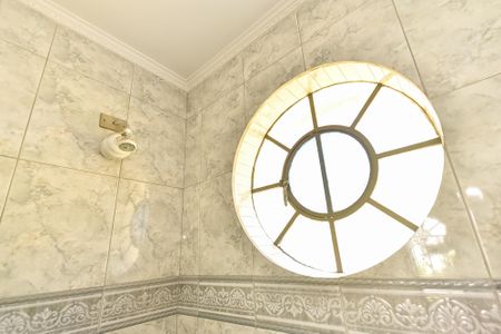 Casa à venda com 120m², 4 quartos e 2 vagasBanheiro