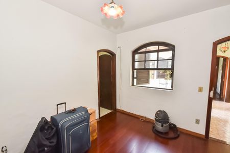 Casa à venda com 120m², 4 quartos e 2 vagasSuíte