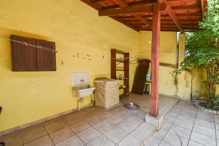 Casa à venda com 120m², 4 quartos e 2 vagasÁrea de serviço