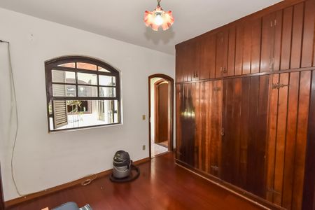 Casa à venda com 120m², 4 quartos e 2 vagasSuíte