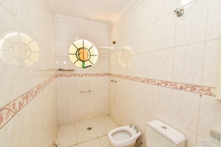 Casa à venda com 120m², 4 quartos e 2 vagasBanheiro da suíte