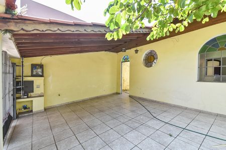 Casa à venda com 120m², 4 quartos e 2 vagasGaragem