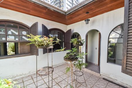 Casa à venda com 120m², 4 quartos e 2 vagasQuintal