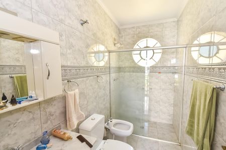 Casa à venda com 120m², 4 quartos e 2 vagasBanheiro