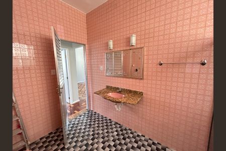 Casa para alugar com 233m², 3 quartos e 2 vagasBanheiro 1