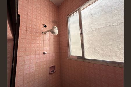 Casa para alugar com 233m², 3 quartos e 2 vagasChuveiro do banheiro 1