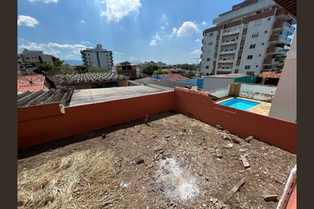 Casa para alugar com 233m², 3 quartos e 2 vagasQuintal