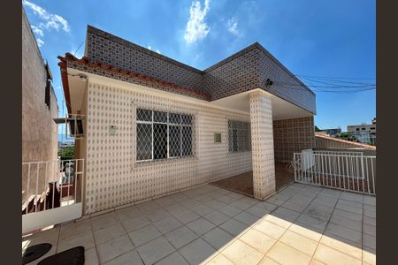 Casa para alugar com 233m², 3 quartos e 2 vagasVaranda