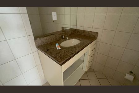 Apartamento para alugar com 200m², 3 quartos e 4 vagas Apartamento para alugar com 200m², 3 quartos e 4 vagasBanheiro do Quarto 2
