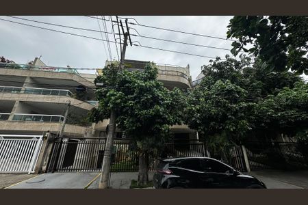 Apartamento para alugar com 200m², 3 quartos e 4 vagas Apartamento para alugar com 200m², 3 quartos e 4 vagasFachada