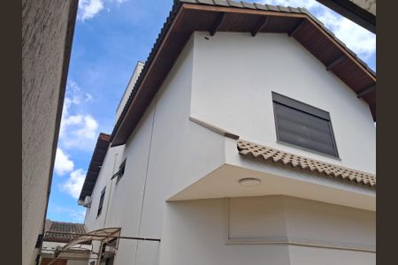 Casa à venda com 373m², 4 quartos e 4 vagas Casa à venda com 373m², 4 quartos e 4 vagasFachada